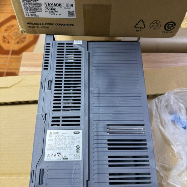 BIẾN TẦN MITSUBISHI FR-A820-11K-1