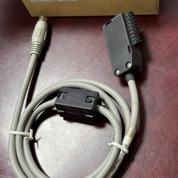 CÁP TRUYỀN THÔNG PLC HMI MITSUBISHI GT10-C10R4-8PC