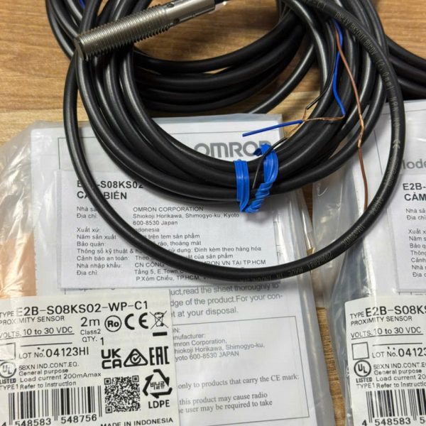CẢM BIẾN OMRON E2B-S08KS02-WP-C1 CẢM BIẾN OMRON E2B-S08KS02-WP-C1